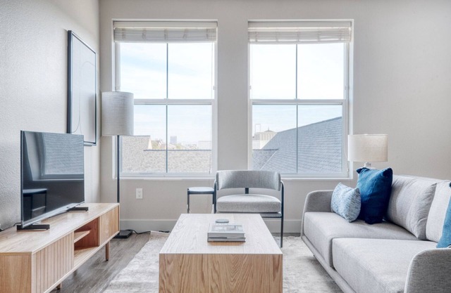 Lovely San Mateo 2BR w/ Pool, Gym & W/D, nr Caltrain, by Blueground