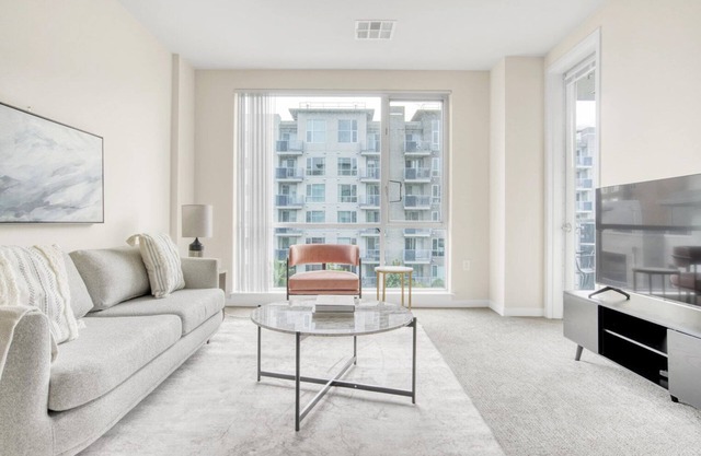 Lovely Santa Clara 1BR w/ Lounge, W/D & Gym, walk to Shops, by Blueground
