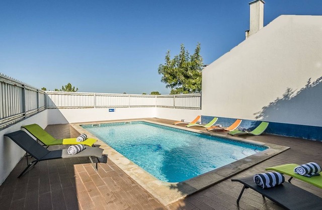 Schöne Sesimbra Villa | Villa Cassiopeia | Privater Garten | Gemeinschaftspool | In Strandnähe