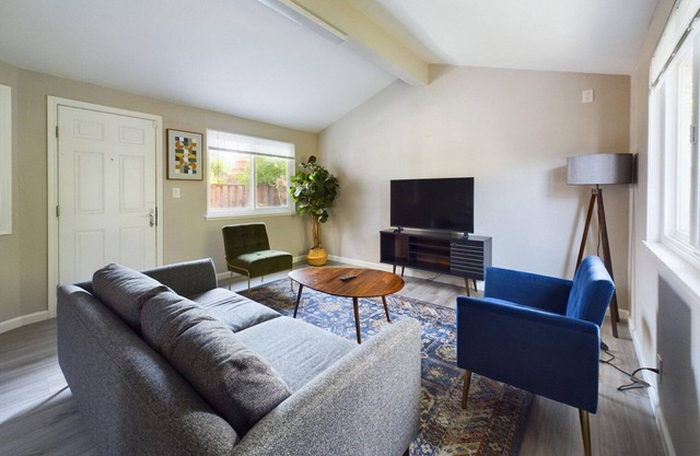 Lovely SouthHip San Jose 3BR, w/ Garage, W/D, Backyard, by Blueground