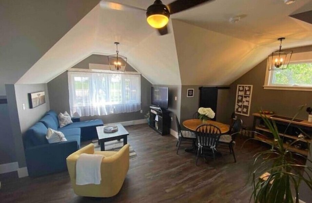 Lovely spacious 600sq ft loft with beautiful views