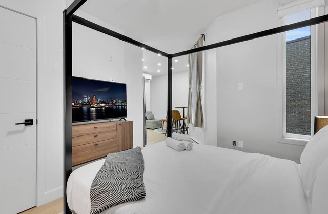 Lovely, spacious & stylish studio, sleeps 3
