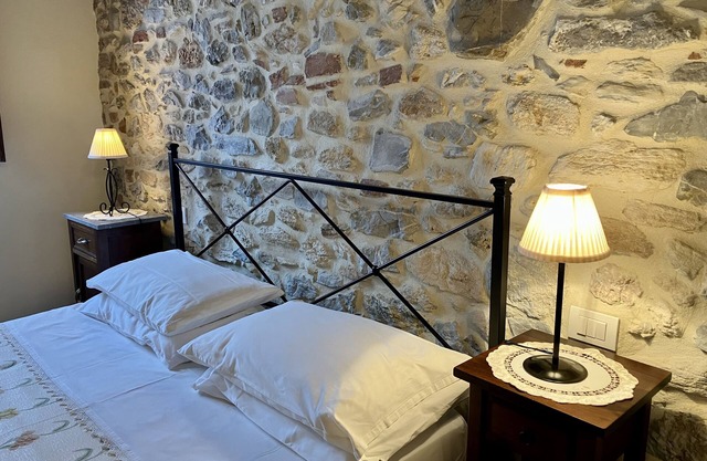 Gemütliches Steinhaus im mittelalterlichen Bergdorf, zwischen Siena und der Maremma