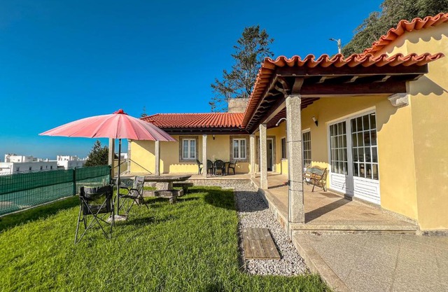 Lovely Sunny-House
