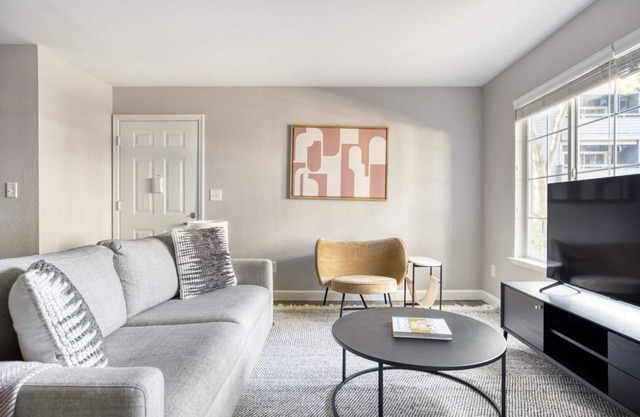 Lovely Sunnyvale 1BR w/ Gym, Pool & Parking, near freeways, by Blueground