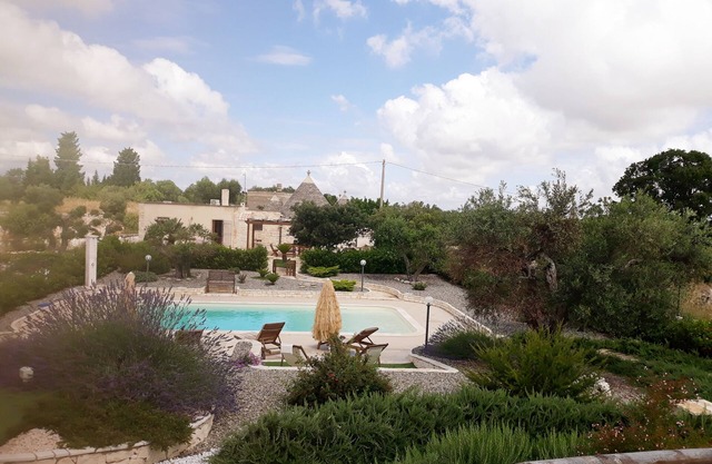 Ein schöner, privater Trullo mit wunderschönen Gärten in der Nähe von Alberobello.