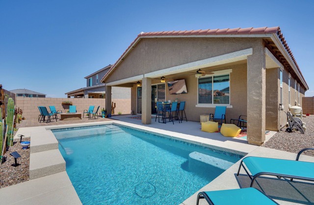 Lovely Tucson Home w/ Private Pool & Fire Pit!