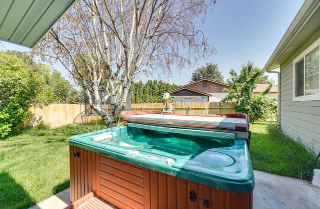 Lovely Twin Falls Home w/ Private Hot Tub!