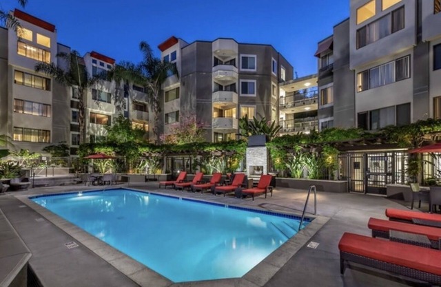 Lovely two bedroom with pool