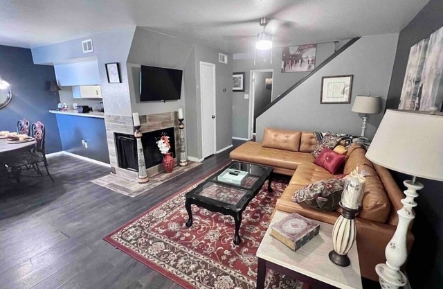 Lovely two Bedroom Condo one car Garage