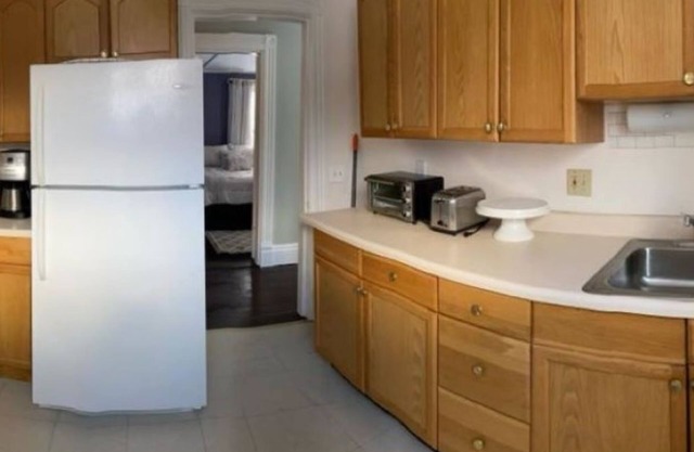 Lovely two bedroom river-view rental unit