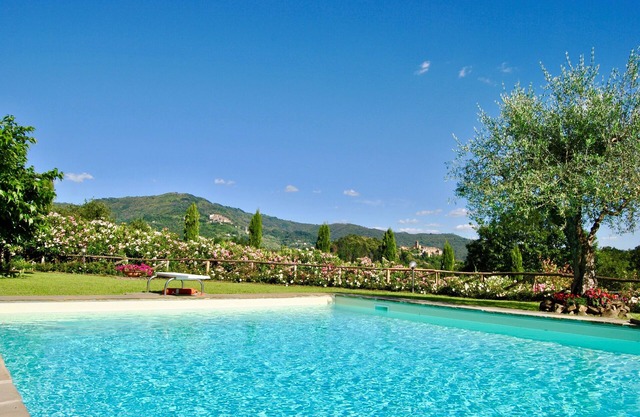 Schöne Villa zwischen LUCCA & FLORENZ mit Panoramablick, privatem Pool und großem Garten