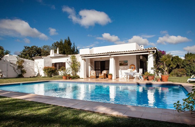 Schöne Villa für max. 6 Personen mit schönem Garten und privatem Pool.
