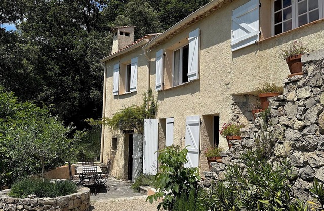 Lovely villa in Bargemon, Provence, Swimming pool, Olive trees, beautiful views.