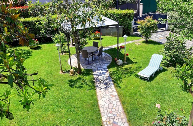 Schöne Villa mit Garten in Forte dei Marmi 400 m vom Meer, Wi-Fi, Klimaanlage