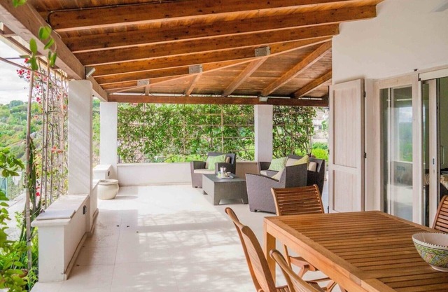 Lovely Villa With Sea Views and Pool