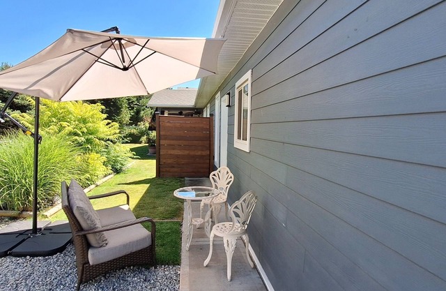 Lovely welcoming Guest Apartment in Kelowna, BC. Beach 10 Min. Big White 35 Min