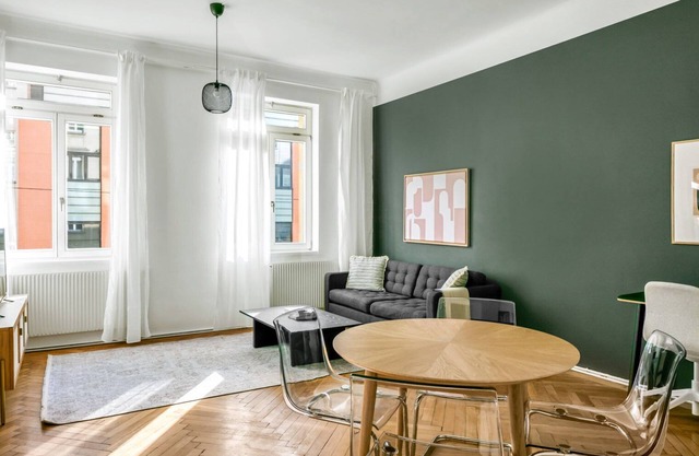 Lovely Wieden 1BR w/ Elevator, walk to city center & Metro, by Blueground