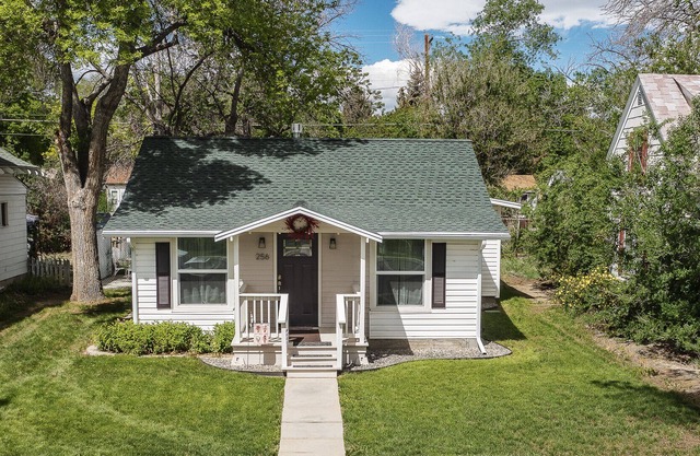 Lovely Wyoming DreamInn' in-town home