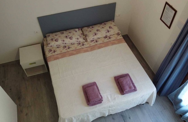 "Lovere" room