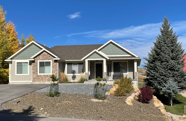 Loving Life @ the Lake at Harbor Village! 8 bdrm sleeps 30! Firepit Ping Pong!