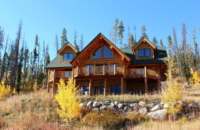 Low Altitude, Luxury, Log Home Don't Get Sick on Your Vacation