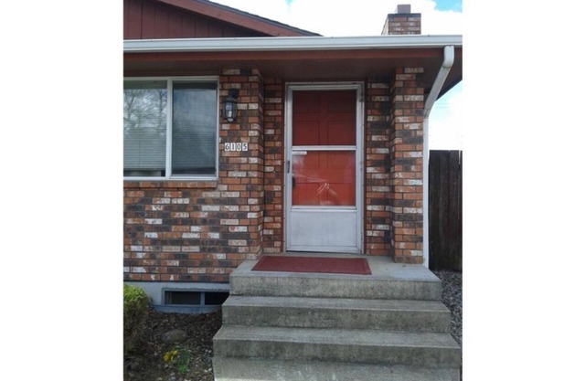 Low Monthly Rates - Home Away from Home - Cozy and Comfortable