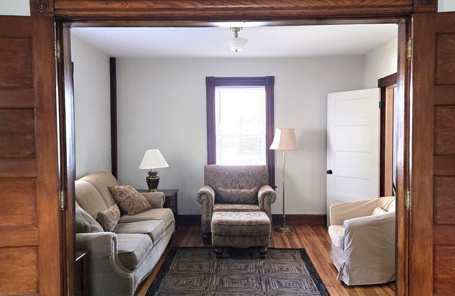 Low-scent, historic, well-located, downtown house