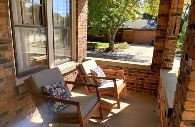 Lower Burns Park Craftsman, walk to the Big House