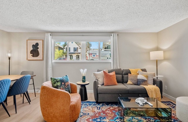 Lower Level Gem! 2 King Beds, Dining, Wifi,
