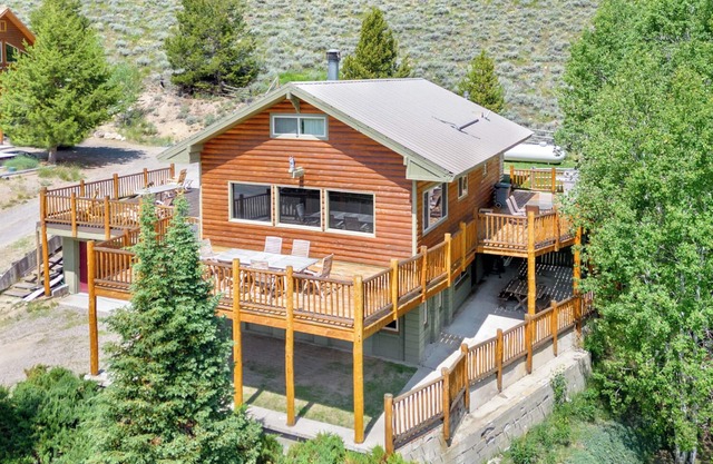 Untere Stanley Lodge: Schlafmöglichkeiten für 13 mit Sawtooth Mountain View, große Terrasse