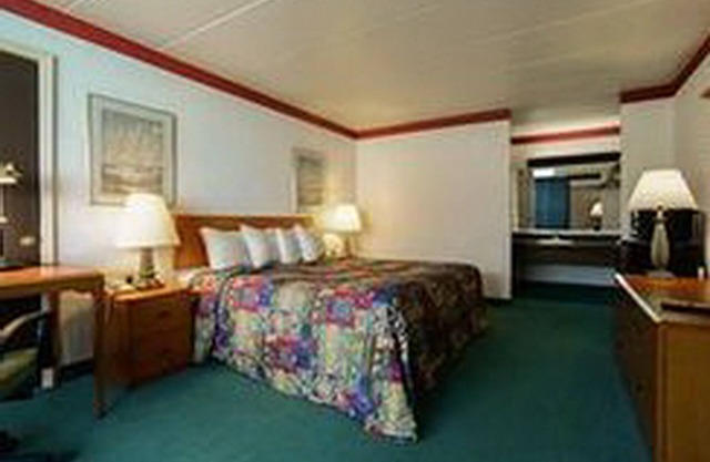Loyalty Inn Maryville