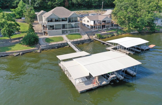 Family Fun Lakefront Vacation Home # 9 von 12, 7Bd, für 27+, 4900sf, Dock 3000s