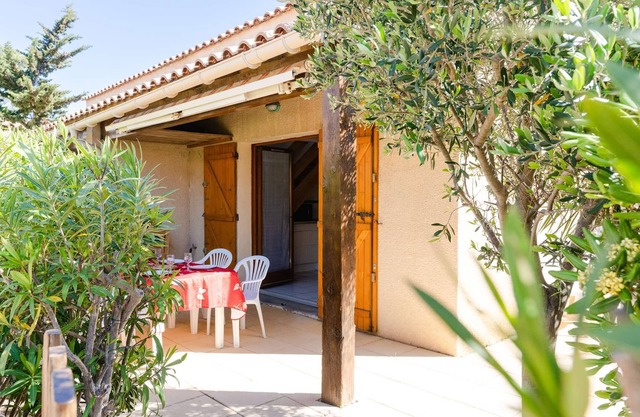 LS34 Ferienhaus für 5 Personen in Wohnanlage mit Schwimmbecken