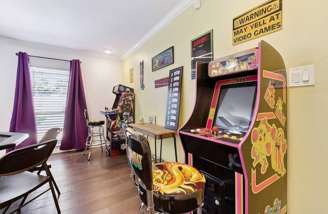 LSU Slammer | Arcade | 4.5 mile to LSU, Lrg Yard