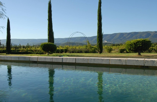 LUBERON: Prächtige Magnanerie mit Swimmingpool, 6 Schlafzimmern und Badezimmern