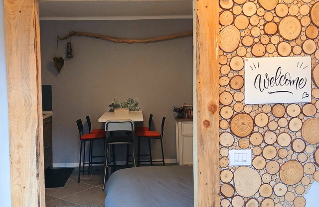 Lucia's Wood House and Wood's Room