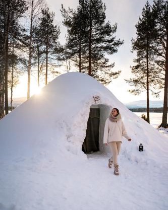 Lucky Ranch Snow Igloos