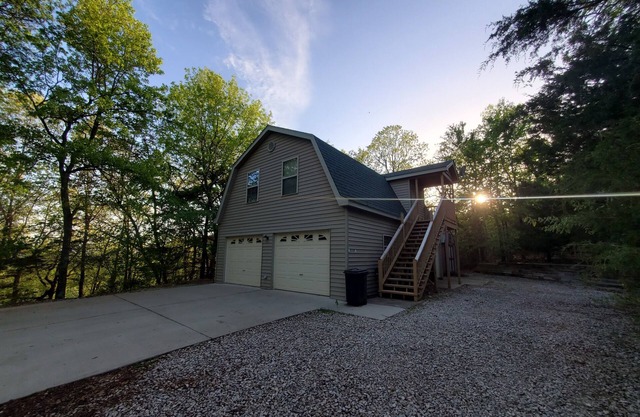 Lucky's - Adorable Cottage by the Beaver Lake Sailboat Club