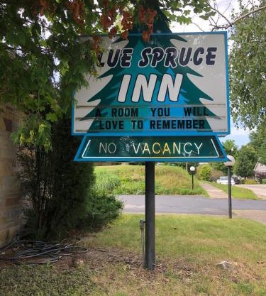 Ludington Blue Spruce Inn