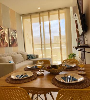 Lujoso con terraza, vista al mar y reserva natural