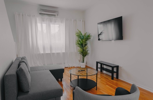 Lum The Queen - Superior One-Bedroom Apartment