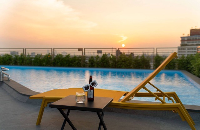 Lumen Bangkok Udomsuk Station