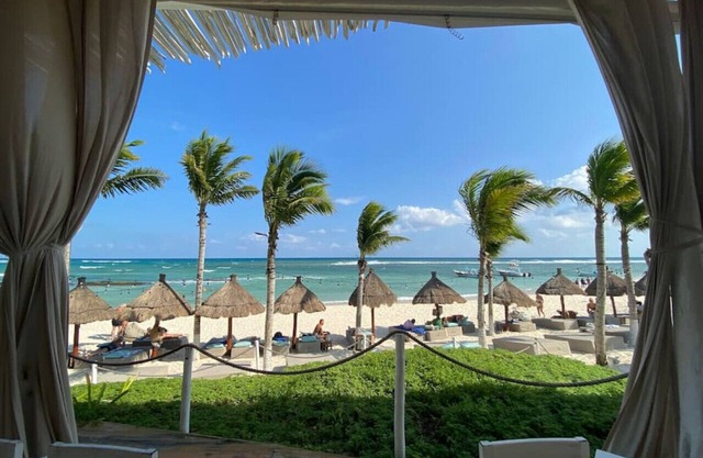 Luminous 1BR Condo w/private jacuzzi, pool, golf