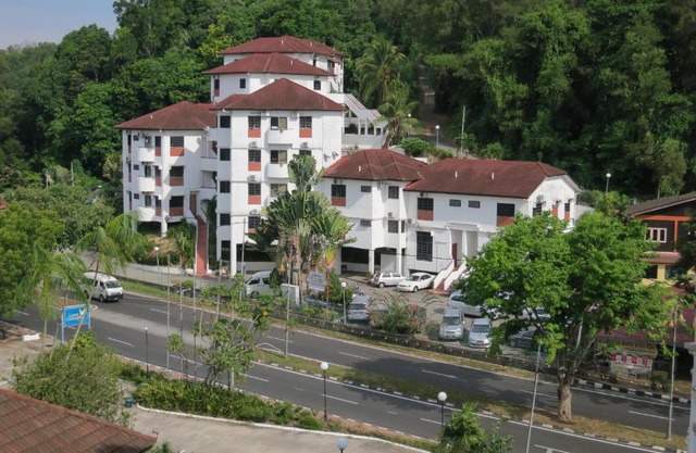 Lumut Titi Panjang Apartment