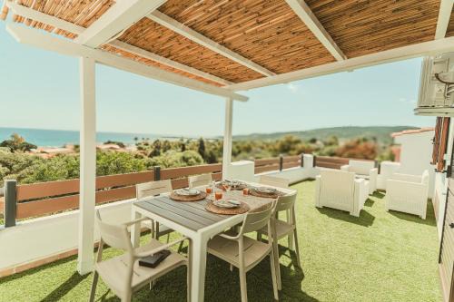 Luna - Exclusive Panoramic View