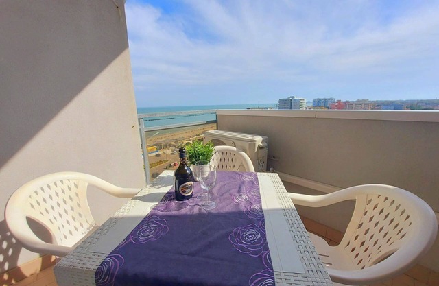Mittagessen mit atemberaubender Aussicht! Strandapartment im Zentrum von Lido di Pomposa