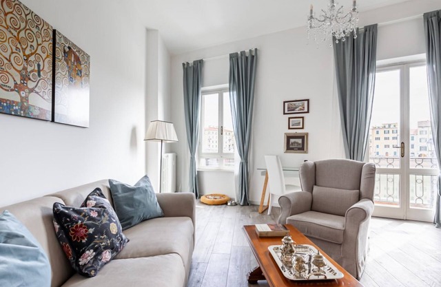 Lungarno Elegant Apartment with Panoramic Balcony