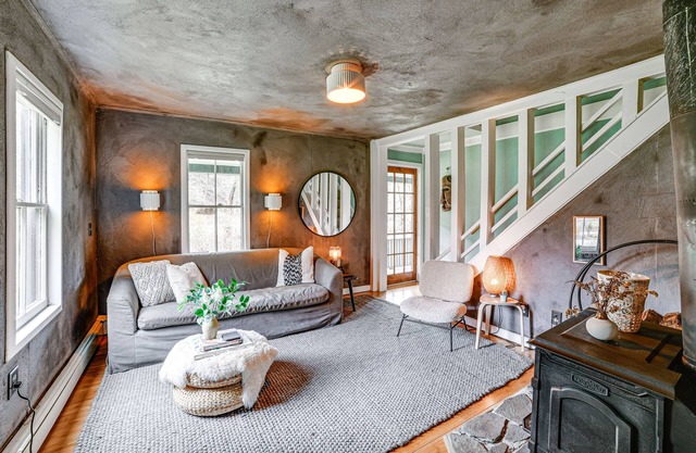 Lush, Charming 1800’s Farmhouse on Secluded Oasis!