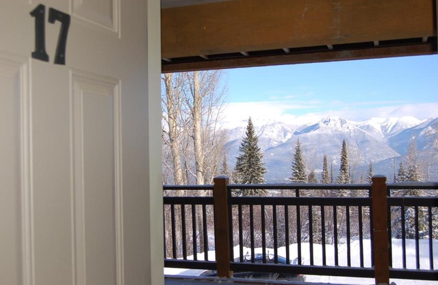 Lush Mountain Accommodations